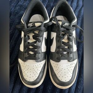 Nike low dunks Men's Black and White Sneakers size 7